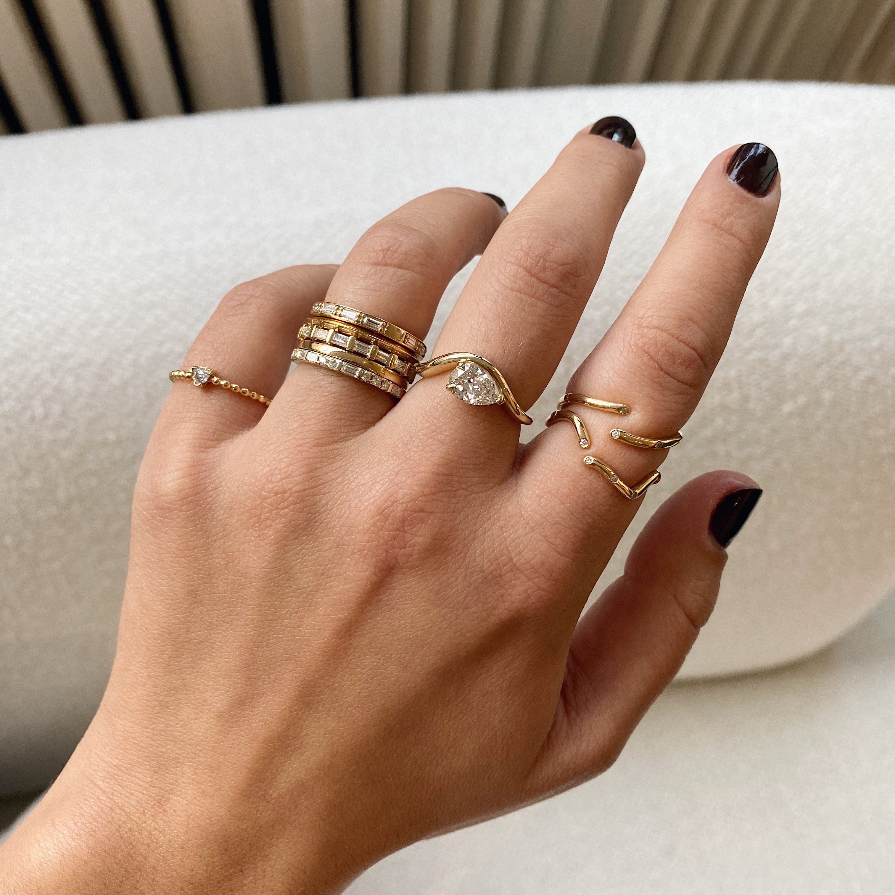 models with diamond rings on hand