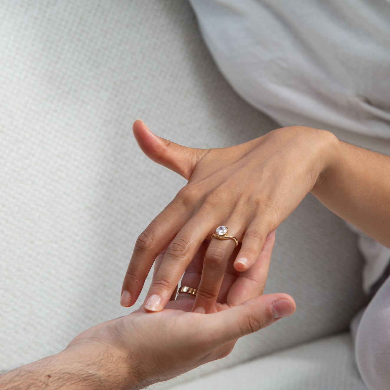 models with diamond rings on hand