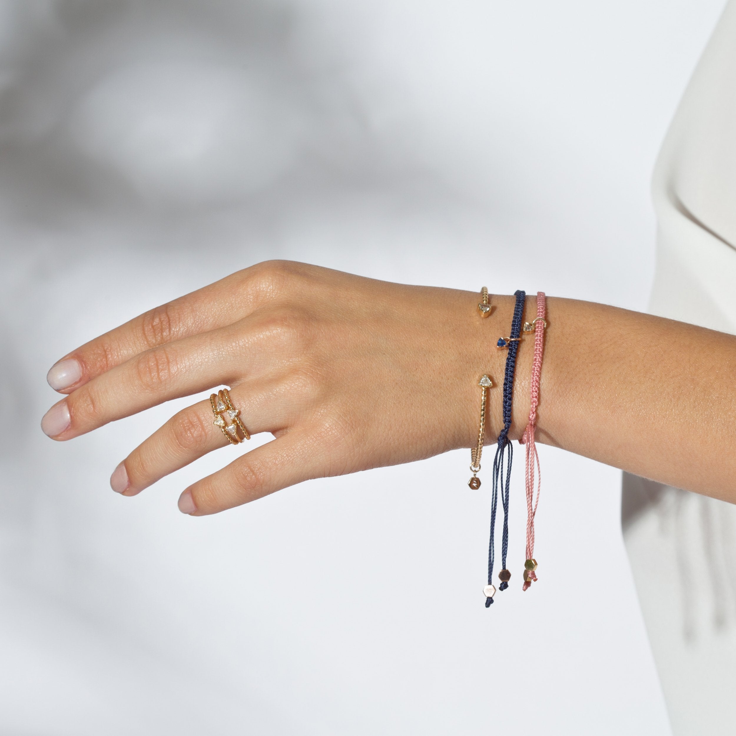 model with diamond rings on hand