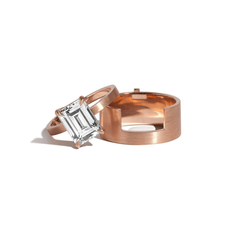 Shahla Karimi Jewelry Mid-Century Kahn Emerald Ring w/Cigar Band 14K Rose Gold